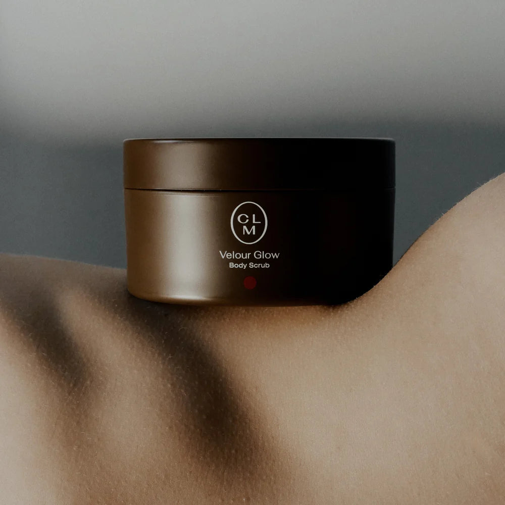 CLM Velour Glow kūno šveitiklis 150 ml.