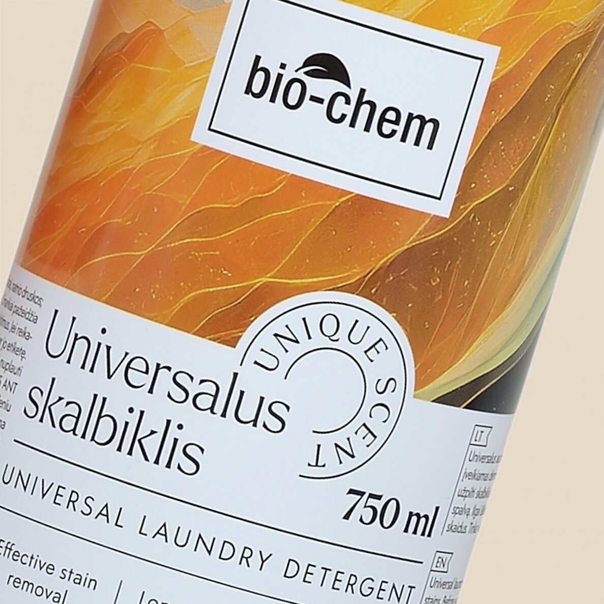 Universalus skalbiklis UNIQUE SCENT 750 ml.