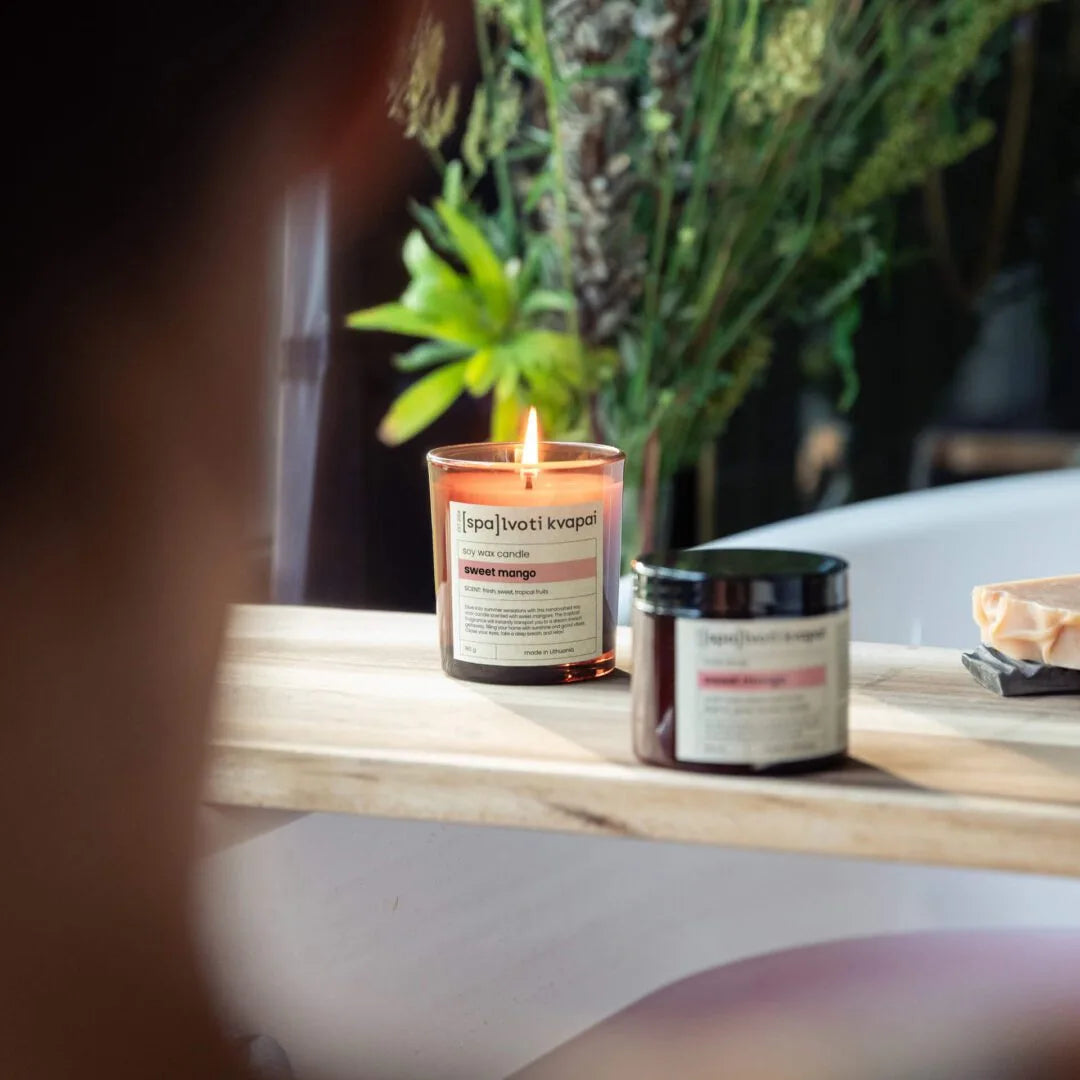 Sojų vaško žvakė 180 g – Tobacco & Amber