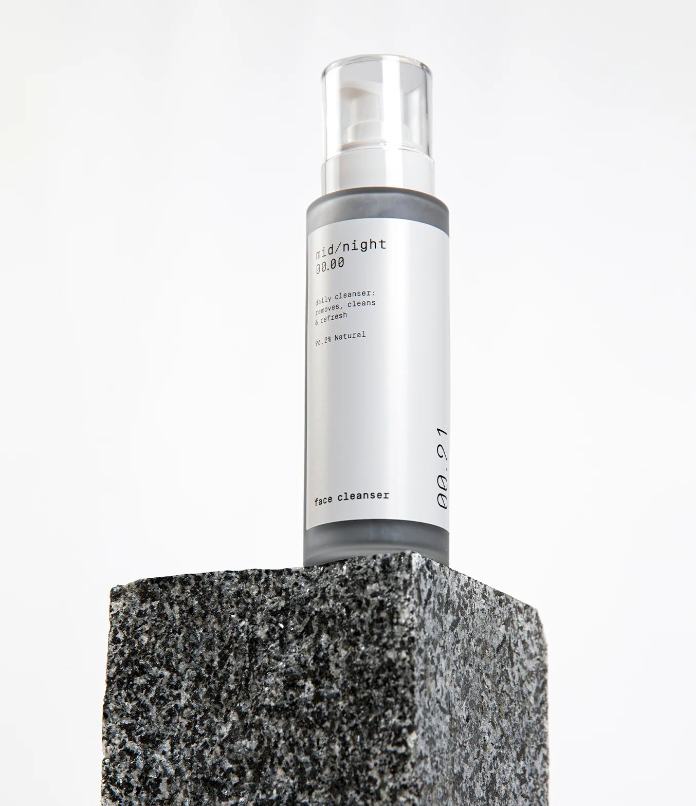 Mid/night 00.00 Face Cleanser 00.21 Veido prausiklis su alaviju 100ml